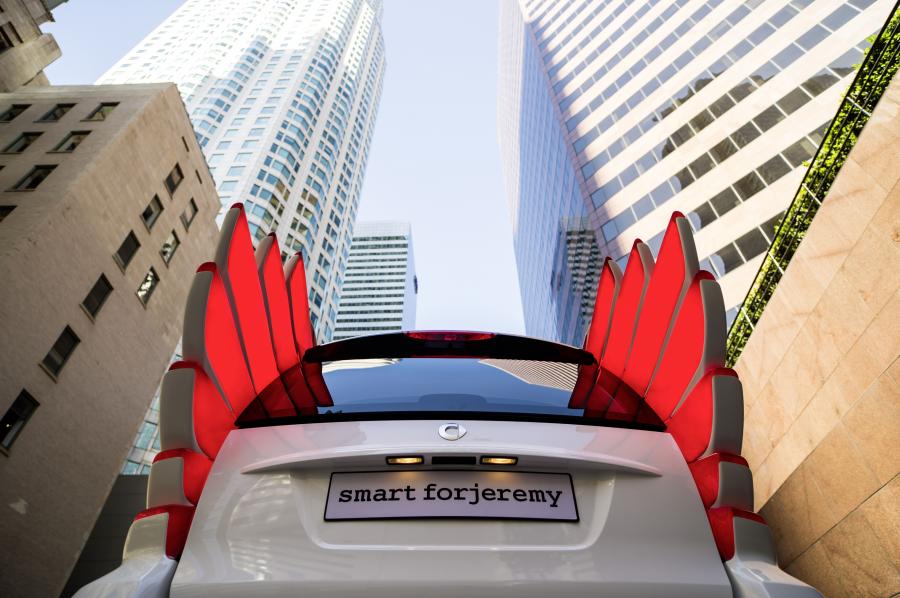 Детали экстерьера Smart ForTwo Electric Drive by Jeremy Scott 2012 года  (фото 17 из 44)